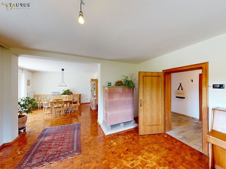 EG Wohn-/Essbereich mit Kachelofen