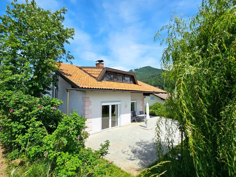 Ansicht Süd/West und Terrasse