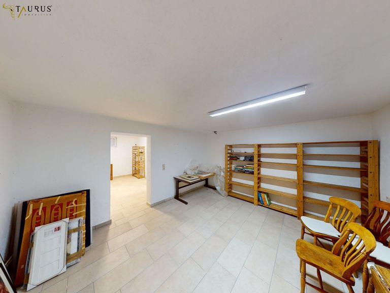 Keller großer Lagerraum