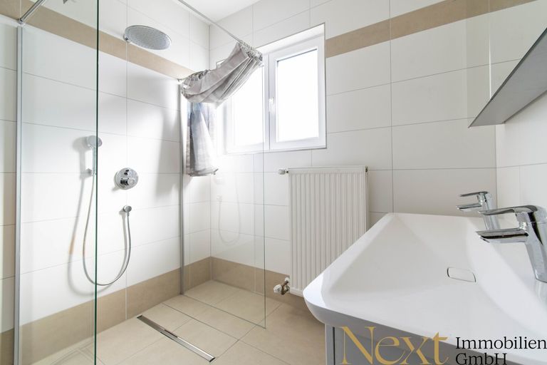 Badezimmer (1.OG)