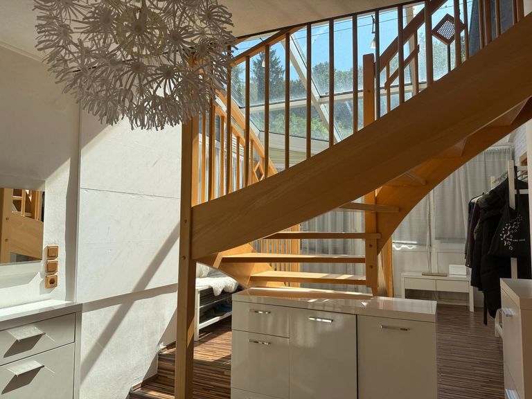 Wintergarten mit  Aufgang ins OG