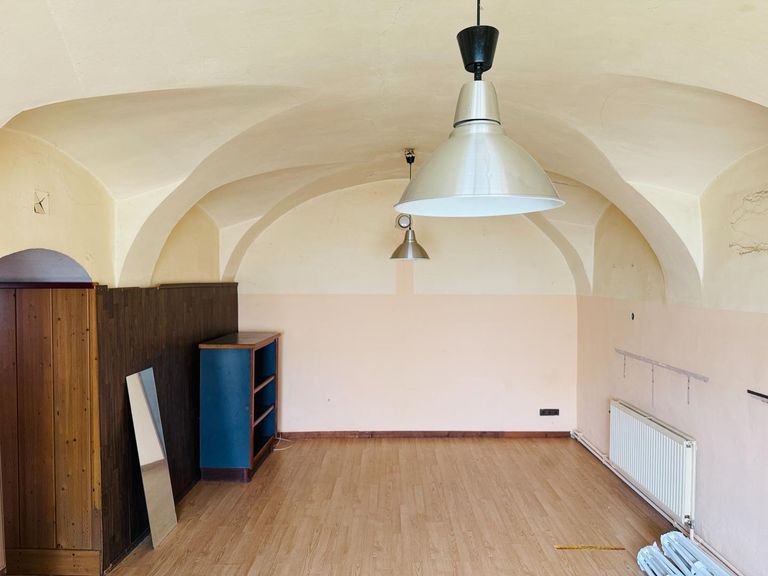 Lokal 2 Raum mit Gewölbe