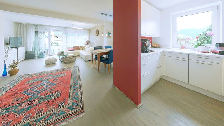 329 Wohnzimmer, Essbereich und Küche