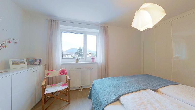 329 großes Schlafzimmer