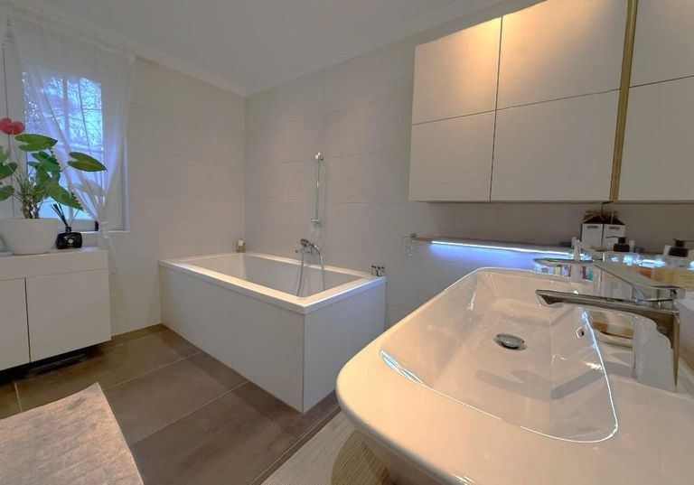 Badezimmer mit allem Komfort