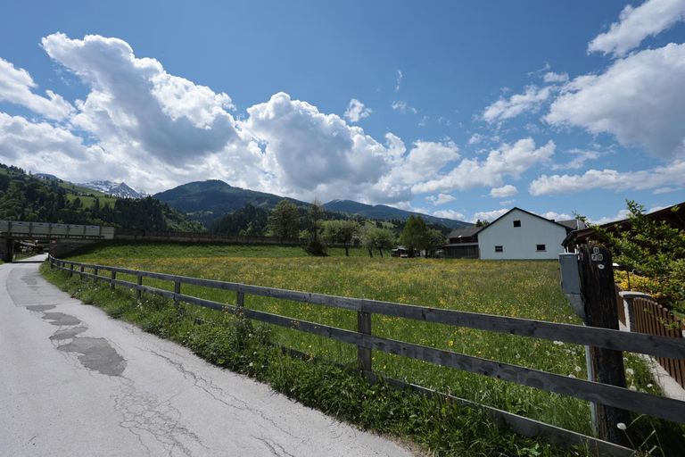 das unbebaute Grundstück Blick Richtung Westen