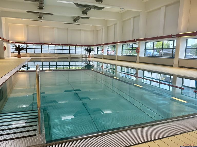 Hallenbad