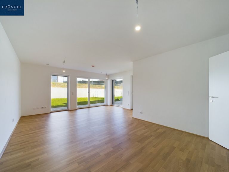 Wohnküche mit ca 35 m² - Ansicht 1