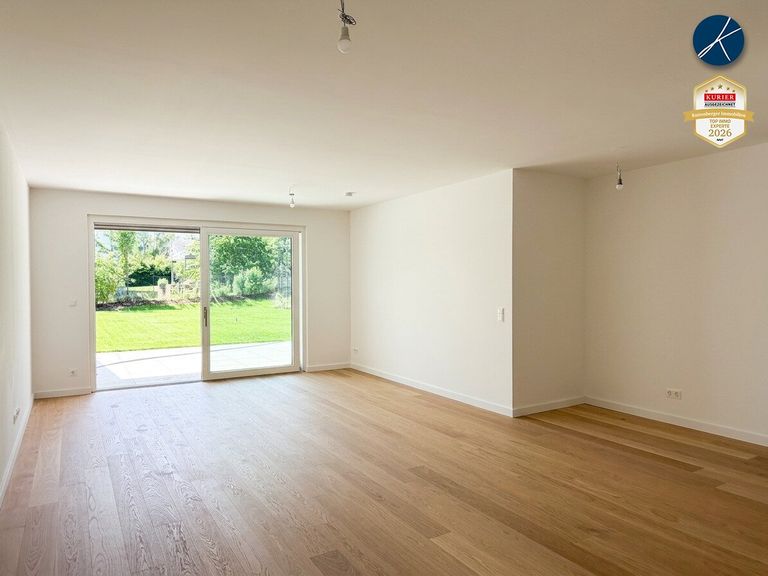 Wohnzimmer mit Ausgang zum Garten