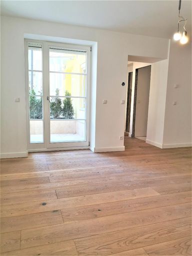 Wohnbereich u. Eingang