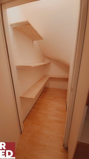 Abstellraum unter Treppe