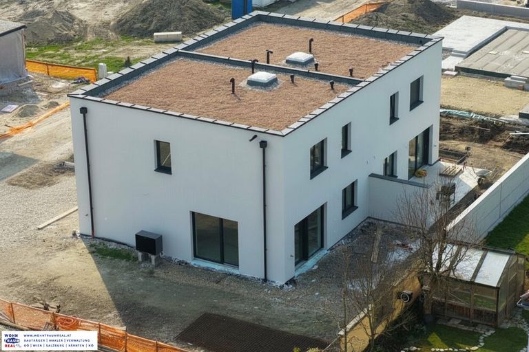 Rückseite mit Gartenfläche - Baustatus 18.03. -