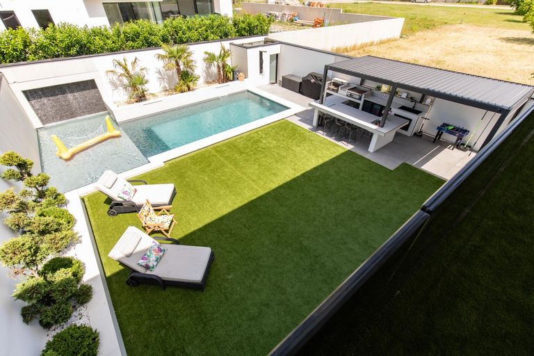 Blick von oben in den Garten