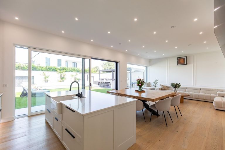 Küche im Wohn-Essbereich