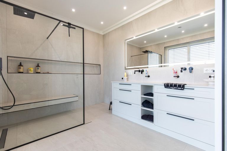 Ensuite Badezimmer im Master Bedroom