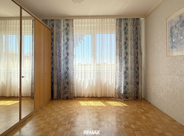 Zimmer mit Gartenblick