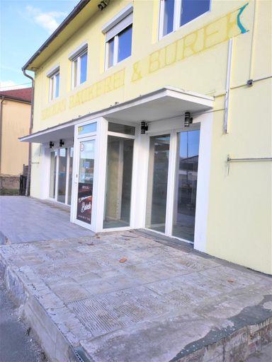 Westansicht mit Terrasse