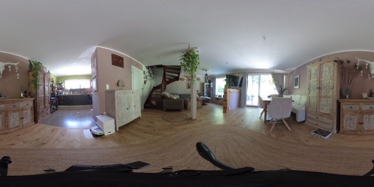 Wohnbereich mit Küche und Essplatz