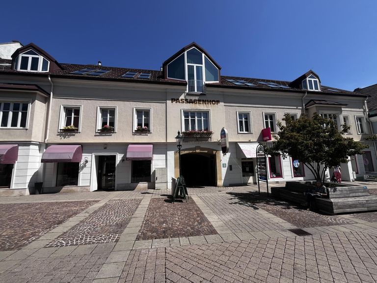 25 Passageneingang