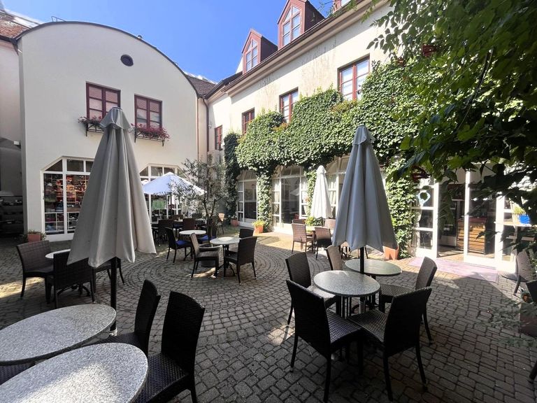 20 Gastgarten_Innenhof