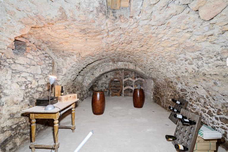 19 Gewölbeweinkeller