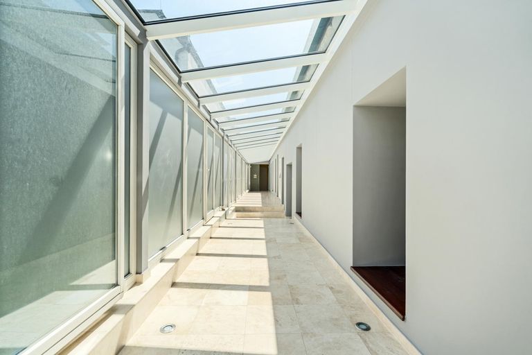 18 Wintergarten von Gartenseite Richtung Str