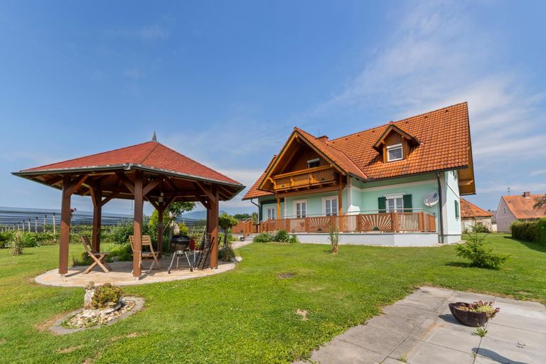 Haus mit Terrasse