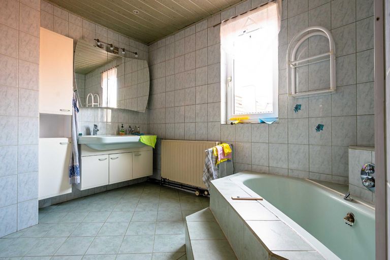 1 Stock Bad mit Bodenheizung