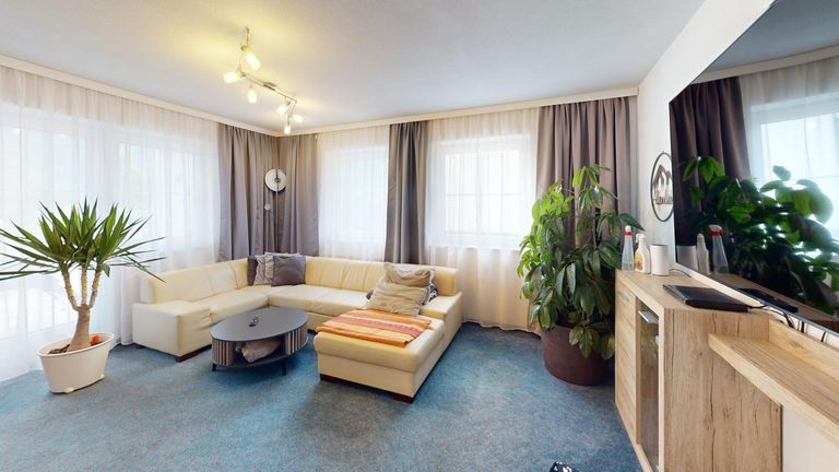 Haus - Fließ - Wohnzimmer 1. OG