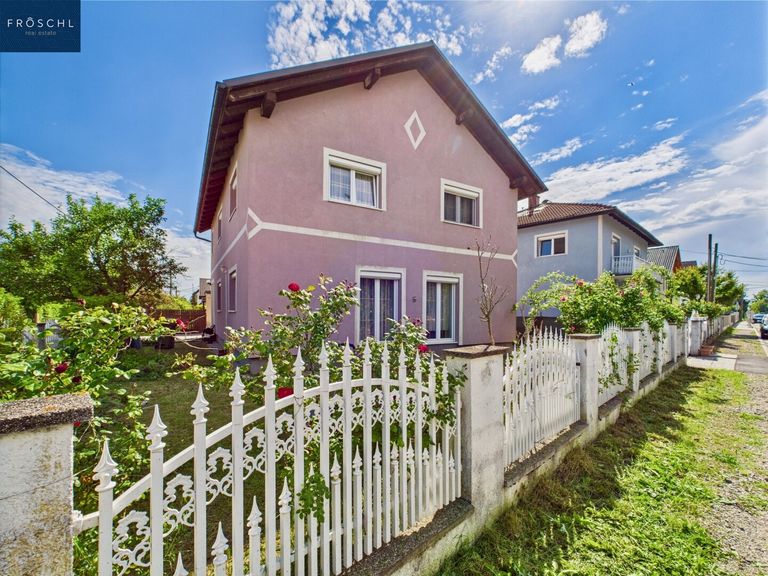 Blick von der Gernotstraße in den Garten