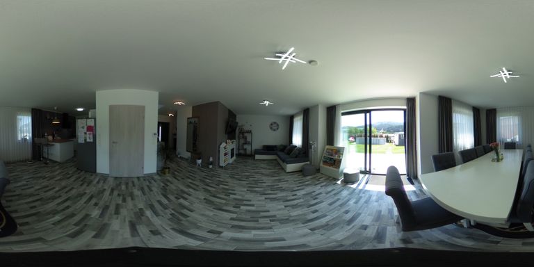 Küche und Wohn und Esszimmer