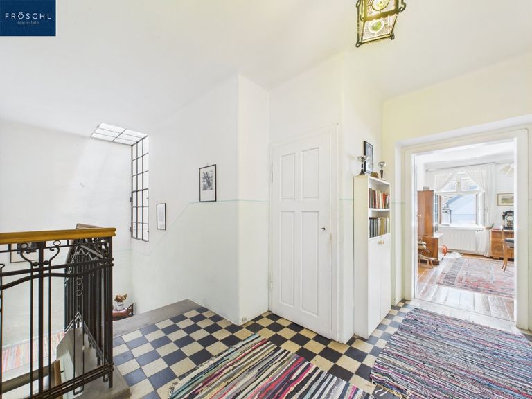 Stiegenaufgang im OG