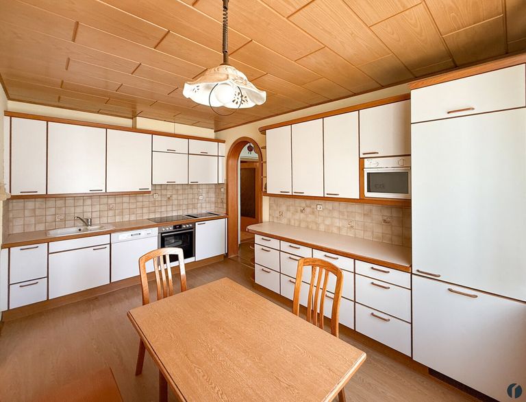 Küche mit Essbereich