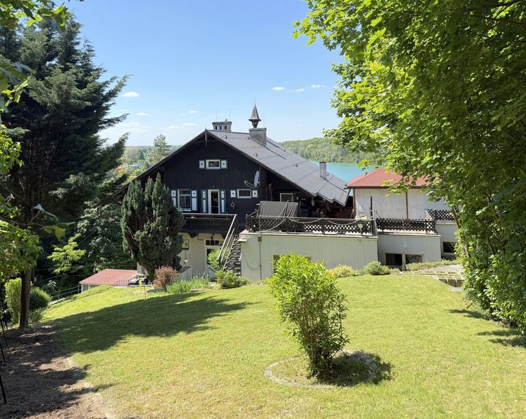 Hanglage mit Donaublick