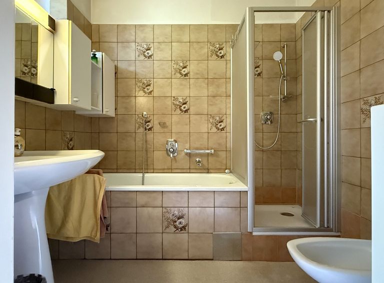 Erdgeschoss - Badezimmer