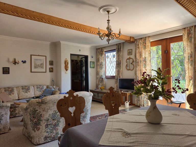 Kellerstüberl KG mit ebenem Ausgang