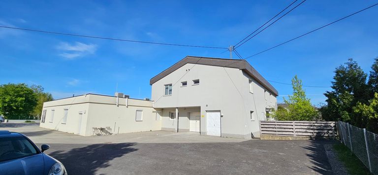 Wohn-Geschäftshaus