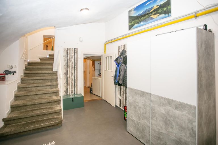 Eingangsbereich Steiner Landstr. 50_ EG