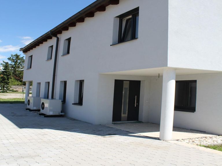 10 Außen Seite - Eingang