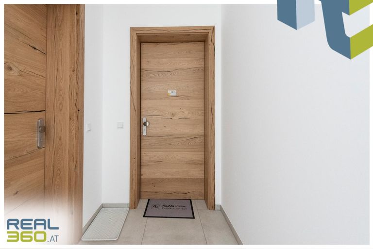 Überhohe crackeiche Eingangstüren