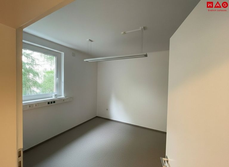 Büro 2 unmöbliert