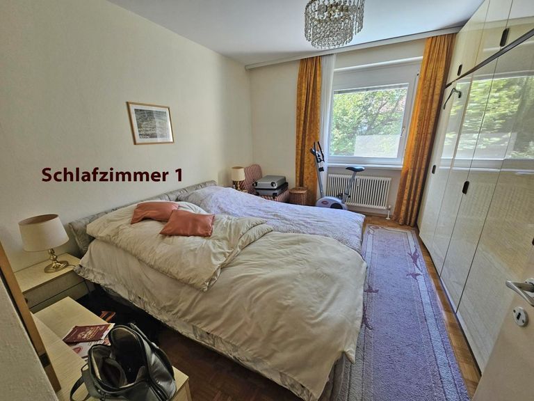 Schlafzimmer 1