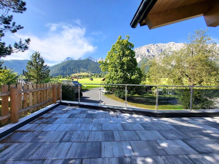 Terrasse Top 1 Blick Dachstein