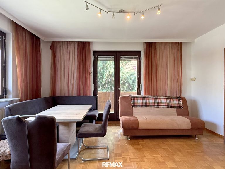 Wohnzimmer mit Terrassenzugang