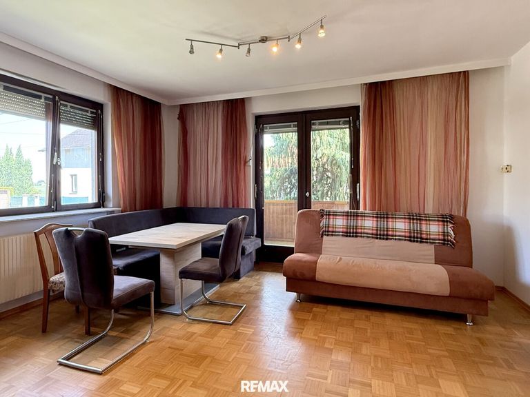 Wohnzimmer mit Terrassenzugang