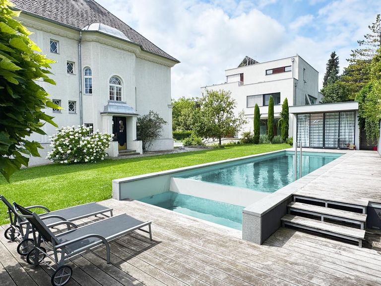 Villa, Pool & Garten