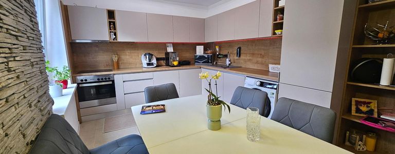 Küche mit Essbereich