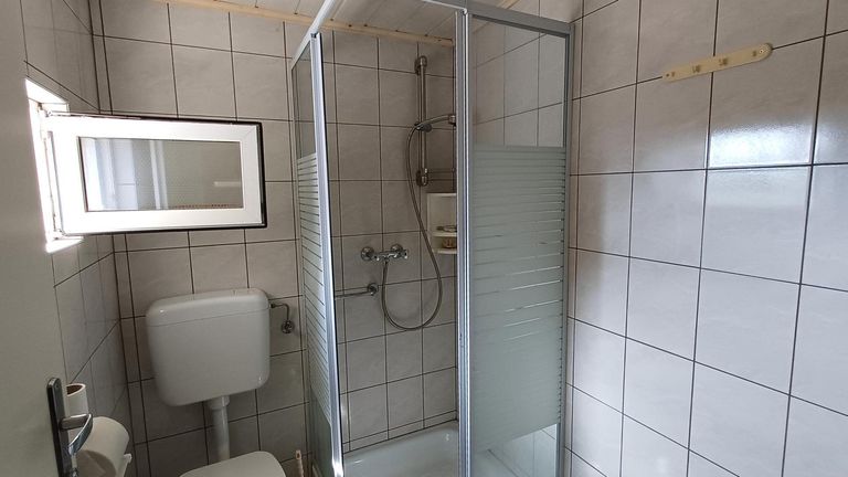 35_Altbau Bad OG