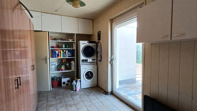 33_Altbau Waschraum OG