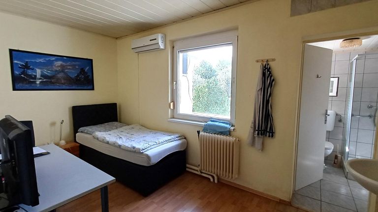 34_Altbau Einbettzimmer OG